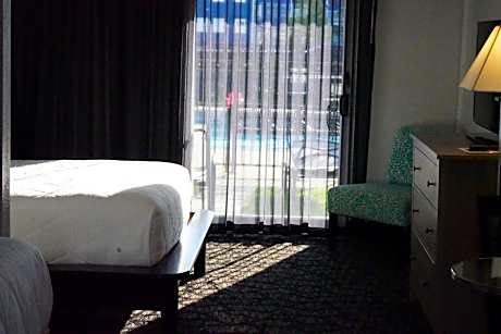 M-2 One Queen Bed and One Single Bed