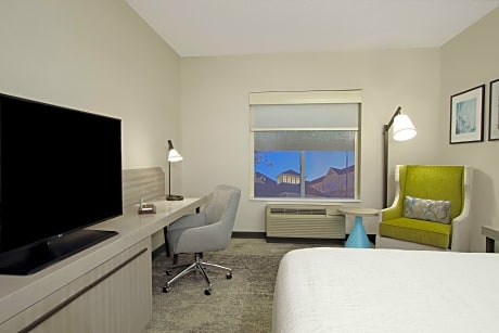 1 King Premium W/In-Room Drinks-Snacks