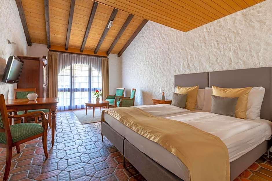 Swiss-Chalet Merlischachen - Romantik Schloss-Hotel am See