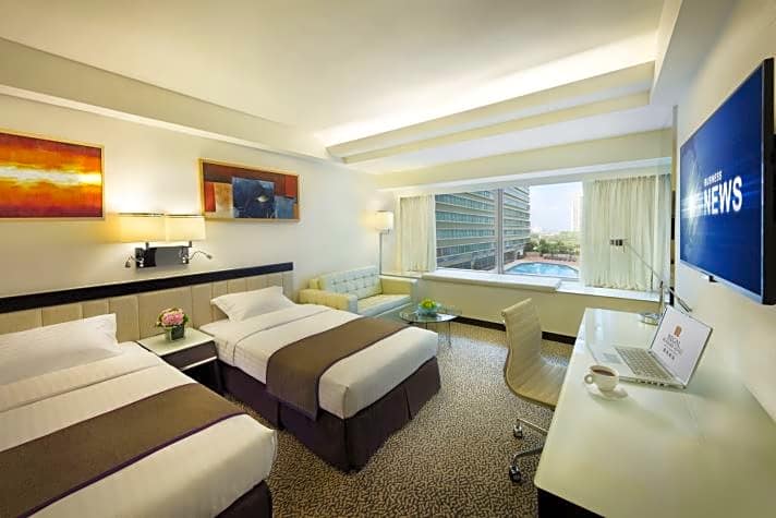 Regal Riverside Hotel