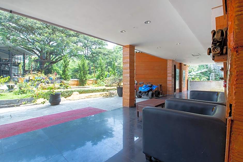 OYO 3283 Bwalk Hotel