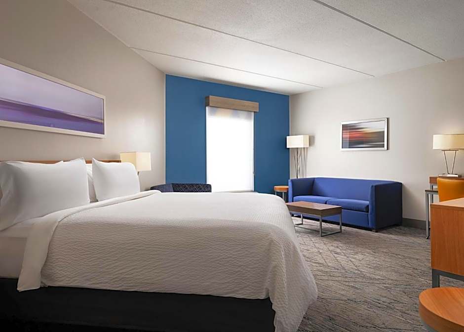 Holiday Inn Express and Suites New Orleans Airport By IHG