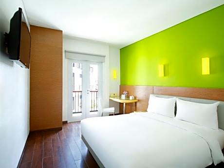 Smart Queen Room