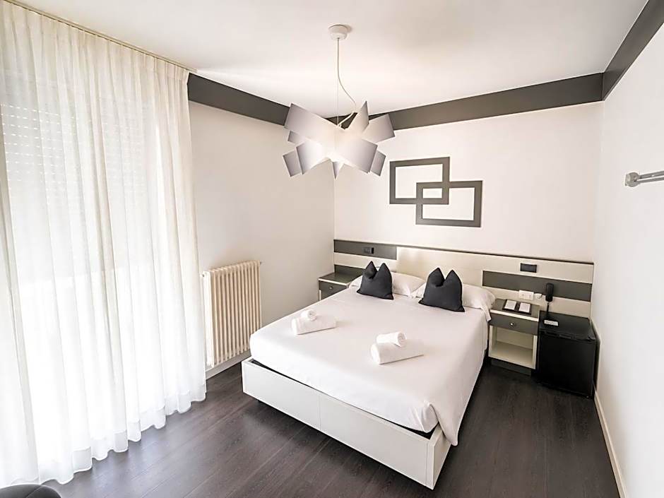 Athos Hotel