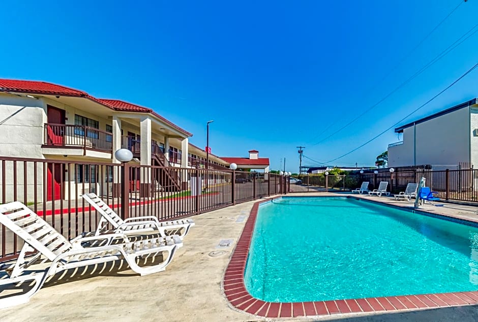 Red Roof Inn Dallas - Mesquite/ Fair Park NE