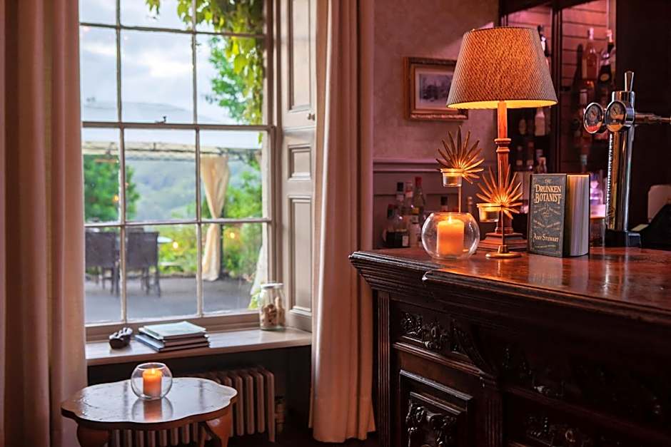 Burleigh Court Hotel