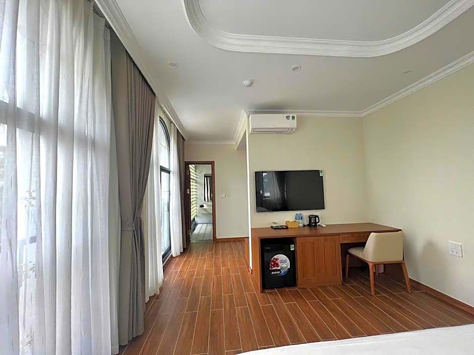 Tra Co Luxury Hotel & Resort 