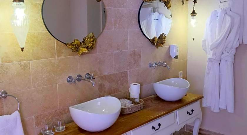 ANDRIAKE BEACH CLUB HOTEL