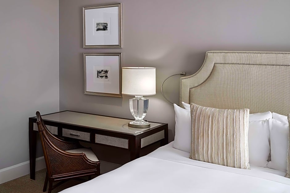 Photo 1 of 2 of Deluxe 1 King Bed