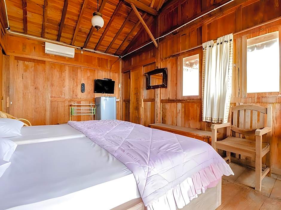 Adinda Beach Hotel and Villa