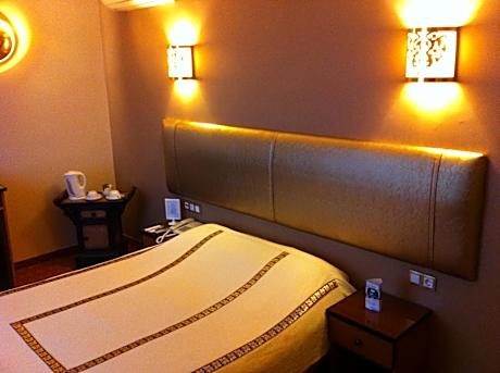 Corner Double Room