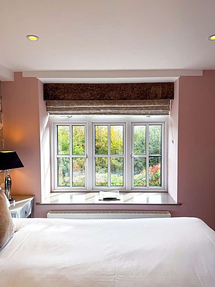 The Crescent Turner Hotel