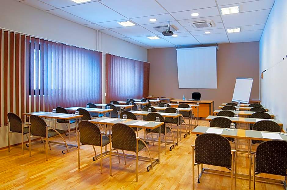 Holiday Inn Helsinki-Vantaa Airport By IHG