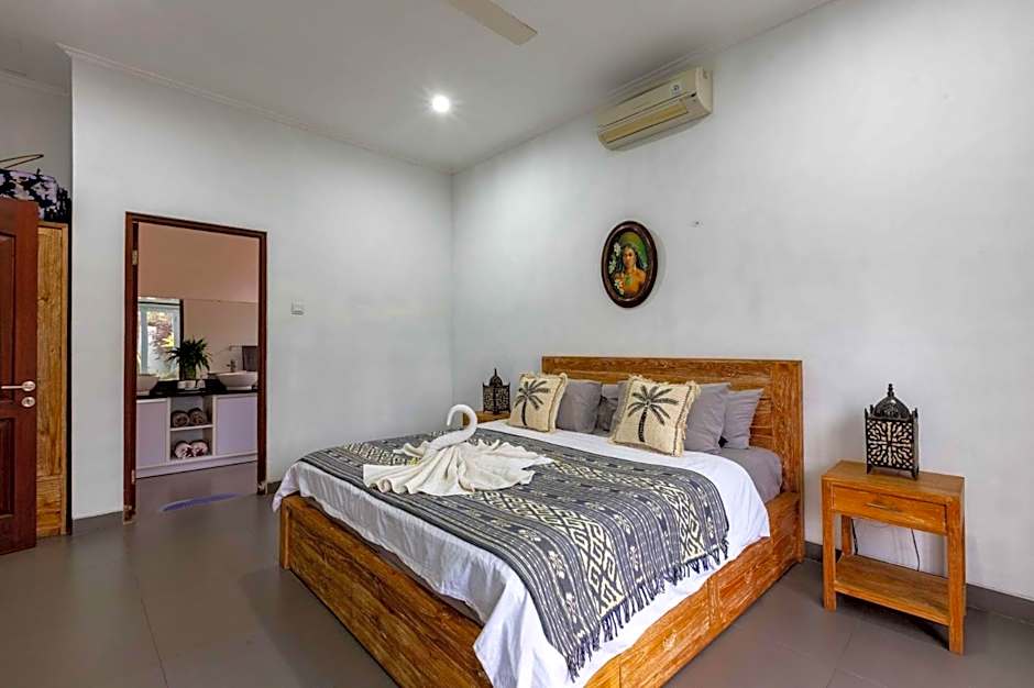 Villa Rosa - Spacious Oasis with Private Pool, close to Beach & Dining