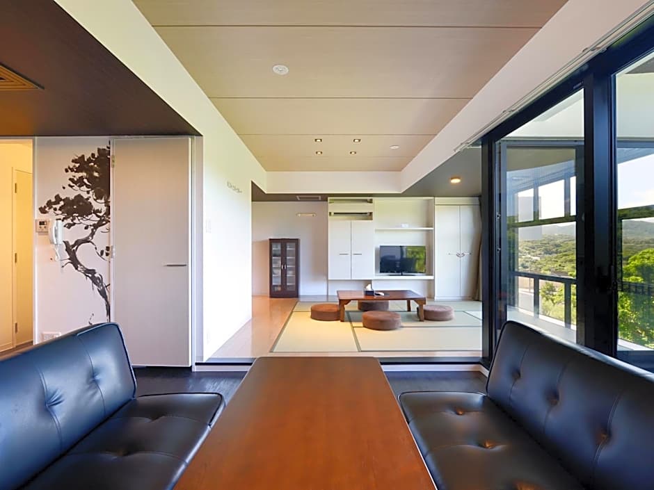 Karry CONDO CHURAUMI