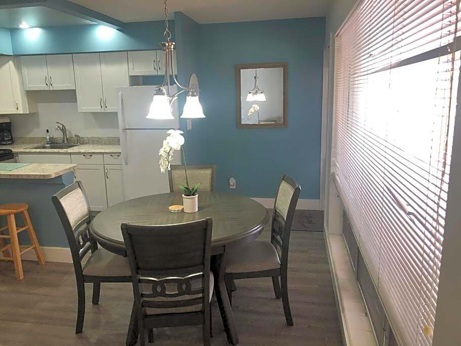 Aloha Apartments On the Intracoastal-Walk to the Beach