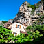 Logis Hôtels - Hôtel Restaurant Domaine Les Falaises