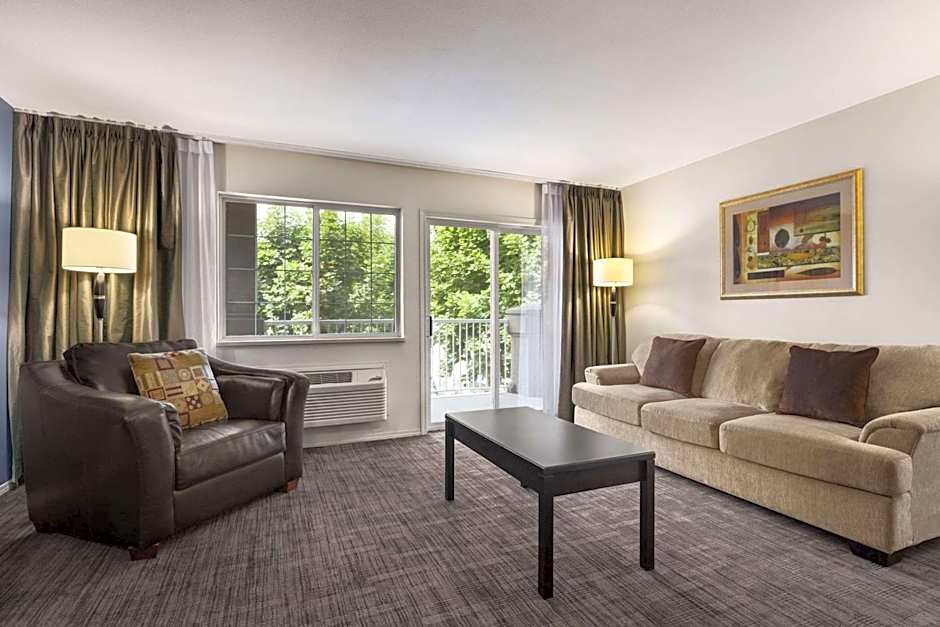 Days Inn by Wyndham Kelowna