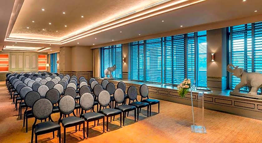 Sofitel Saigon Plaza Hotel