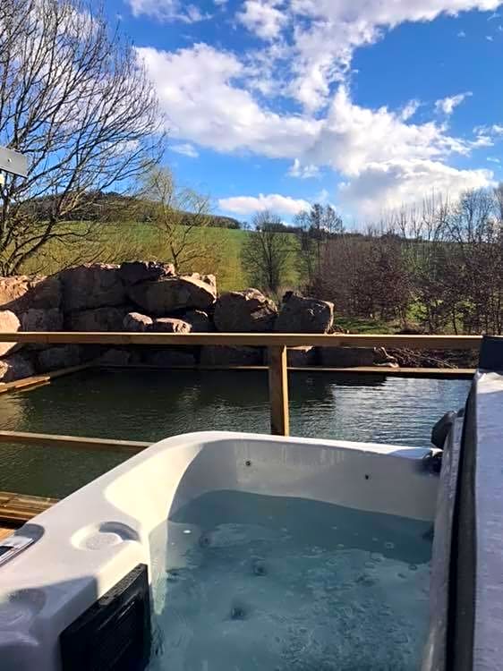 Les nuits insolites de la mothe - hébergement en bulle ou tiny house avec spa privatif