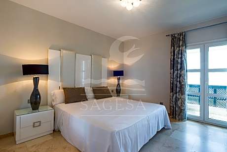 Two-Bedroom Deluxe Apartment with Ocean View