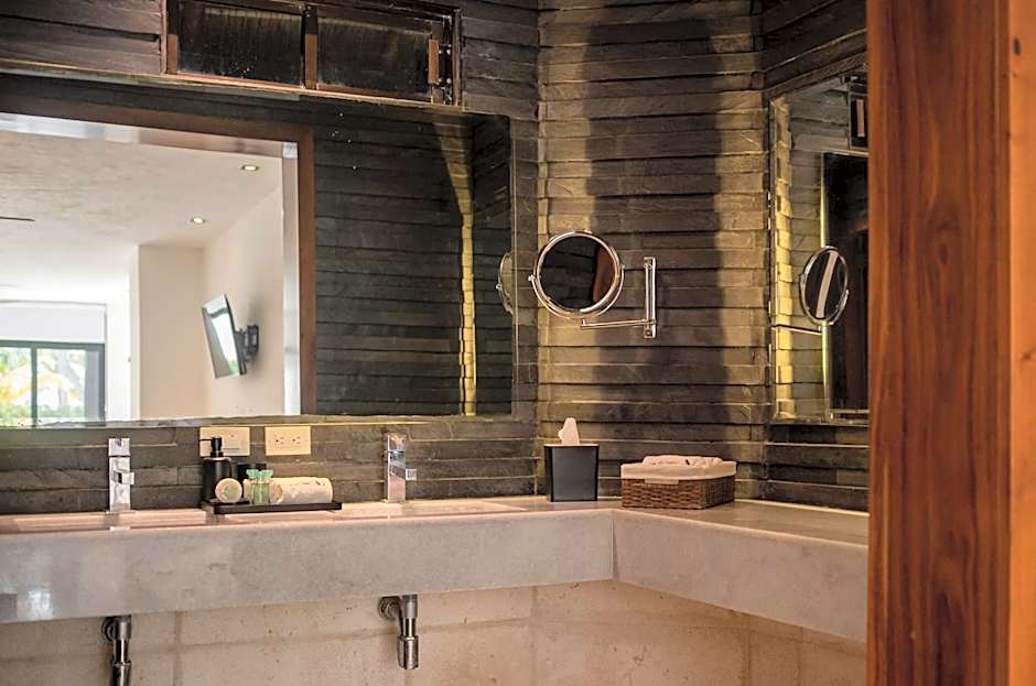 Casa del Jaguar Beach Hotel