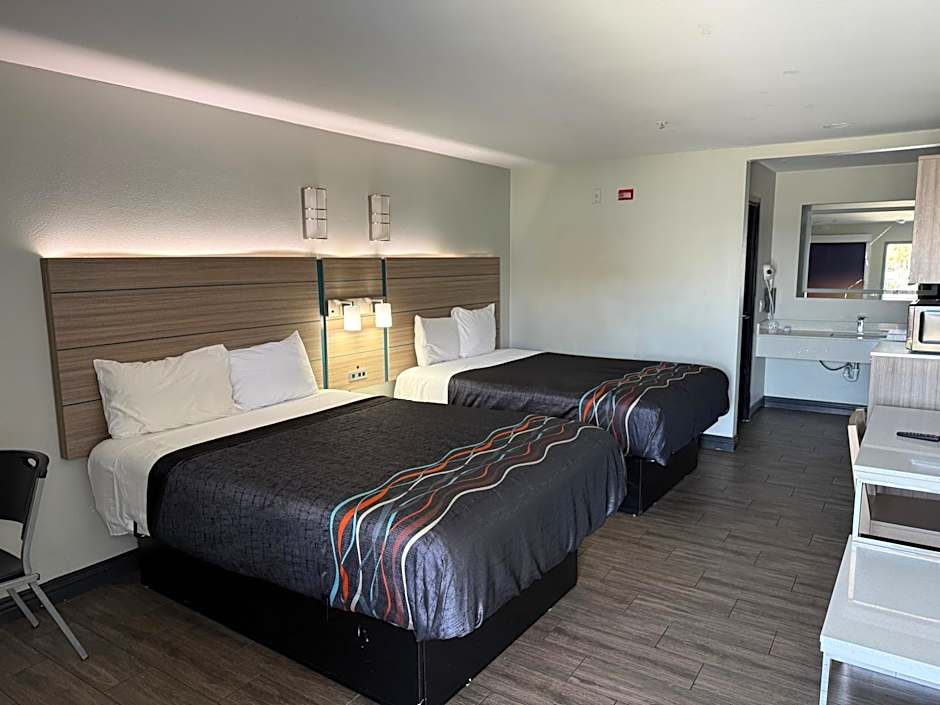 Crescent Inn