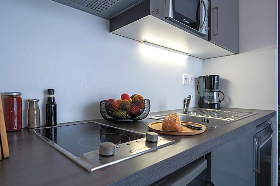 Nemea Appart Hotel Quai Victor Tours Centre