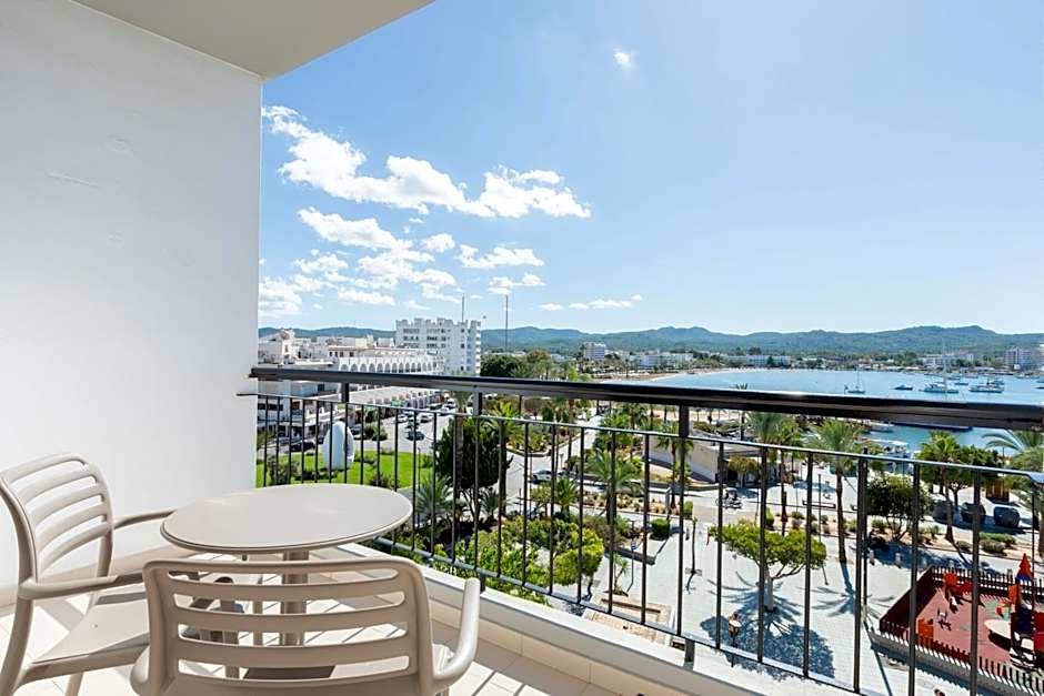 The Red Hotel - Adults Only