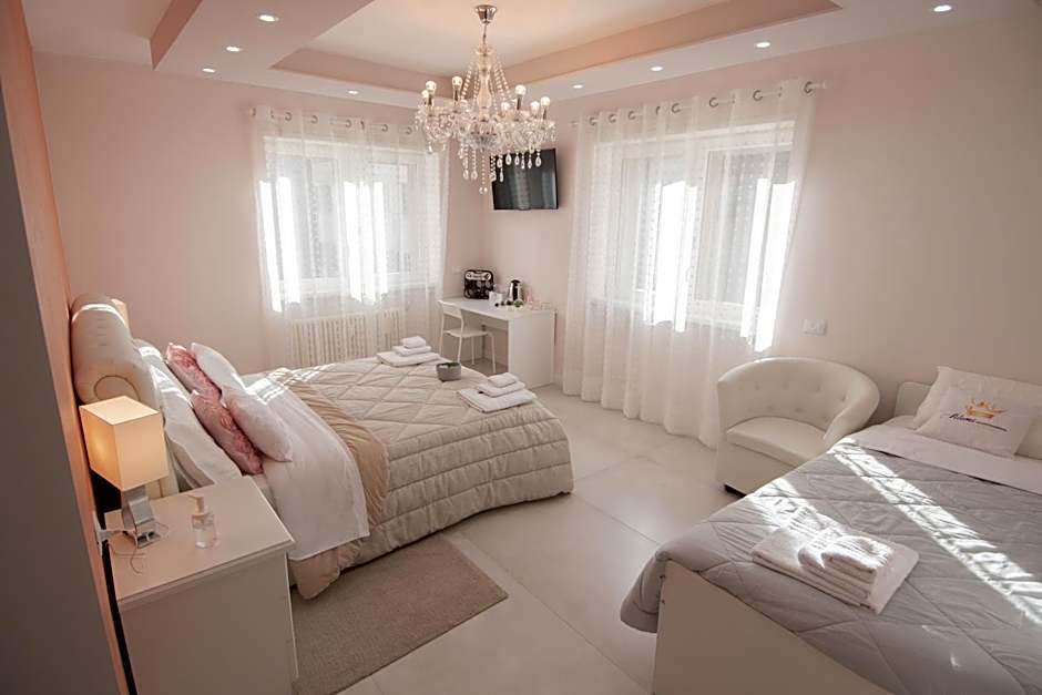 Klemi, rooms in old town Dolomia best home Check in automatico