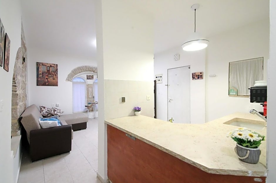 Private Hostel - Best location