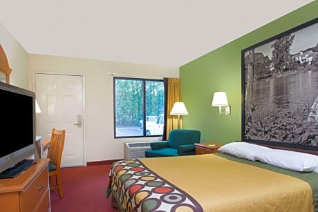 Queen Room - Disability Access - Non-Smoking