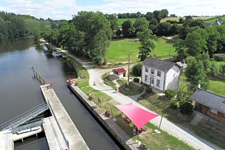 Le Port, Refuges du Halage