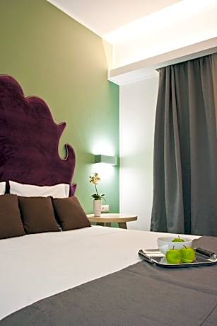 Standard Studio (2 Twin Beds)