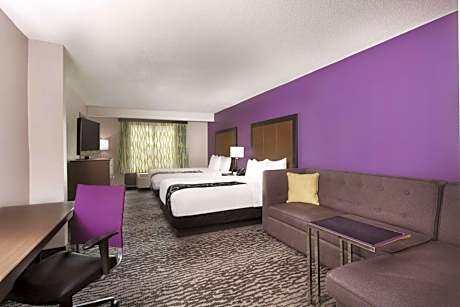 Deluxe Queen Room with Two Queen Beds - Non-Smoking