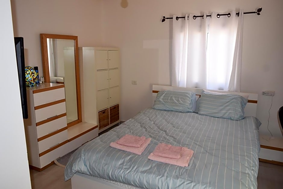 Khan Alsira - חאן אלסרה