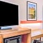 La Quinta Inn & Suites by Wyndham Waco Downtown - Baylor