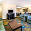 La Quinta Inn & Suites by Wyndham St. Pete-Clearwater Airport