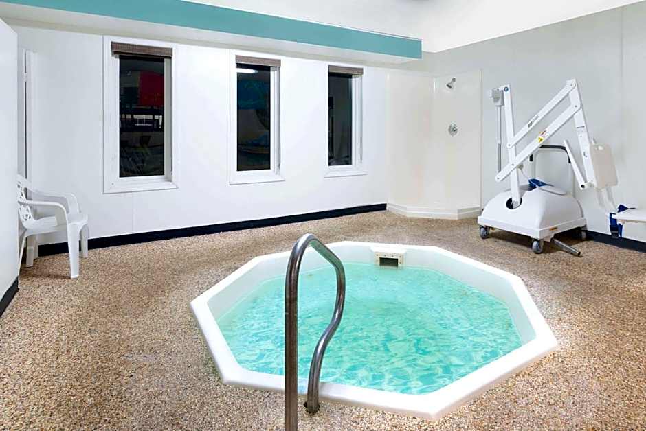 Super 8 by Wyndham Huron