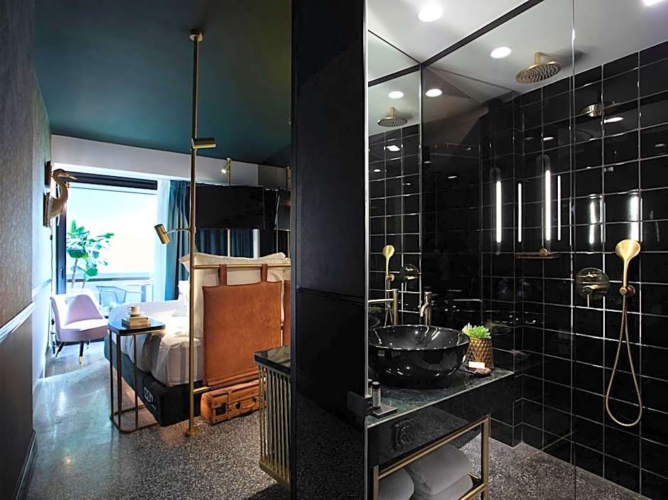  Skylark, Aluma Hotel & Resort