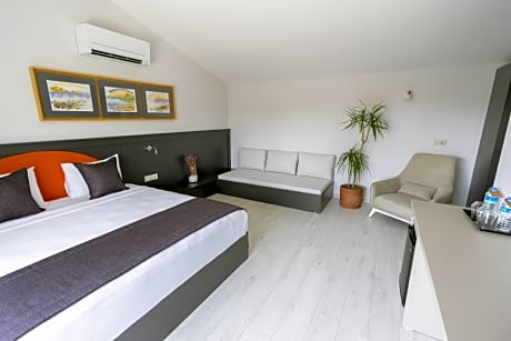 Junior Suite Deluxe Garden View