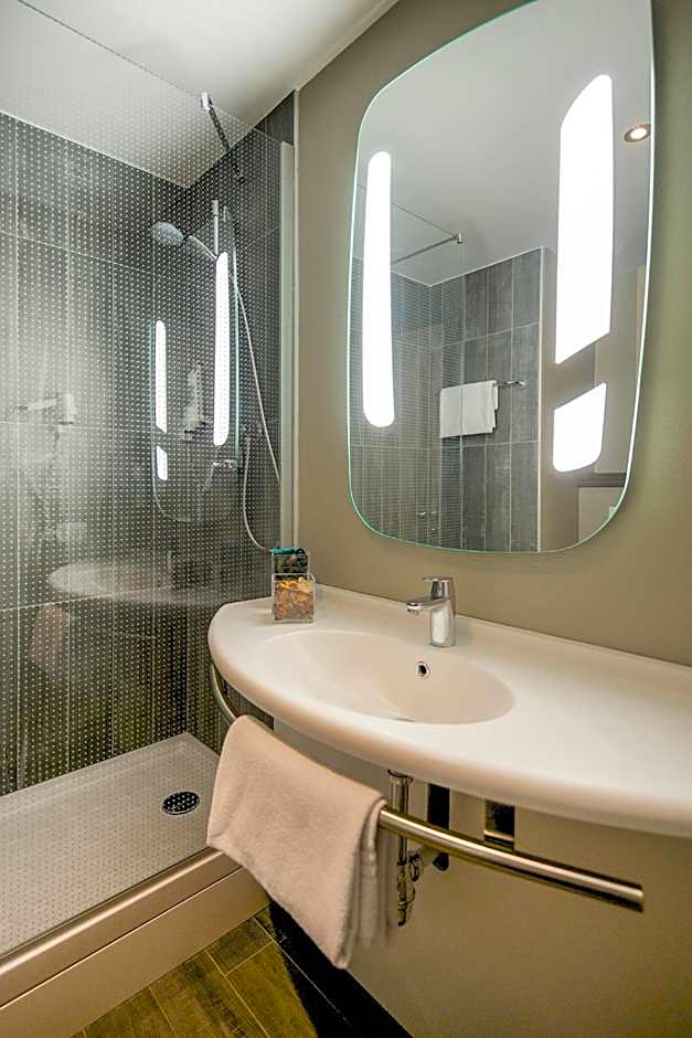 Hotel Mermoz Paris Le Bourget