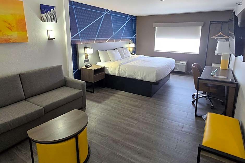 Comfort Suites Terre Haute University Area