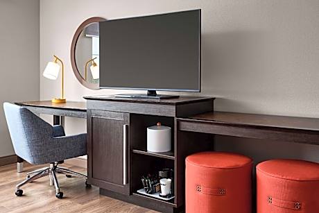King Room with Sofa Bed - Non-Smoking