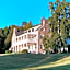 Valcour Inn & Boathouse