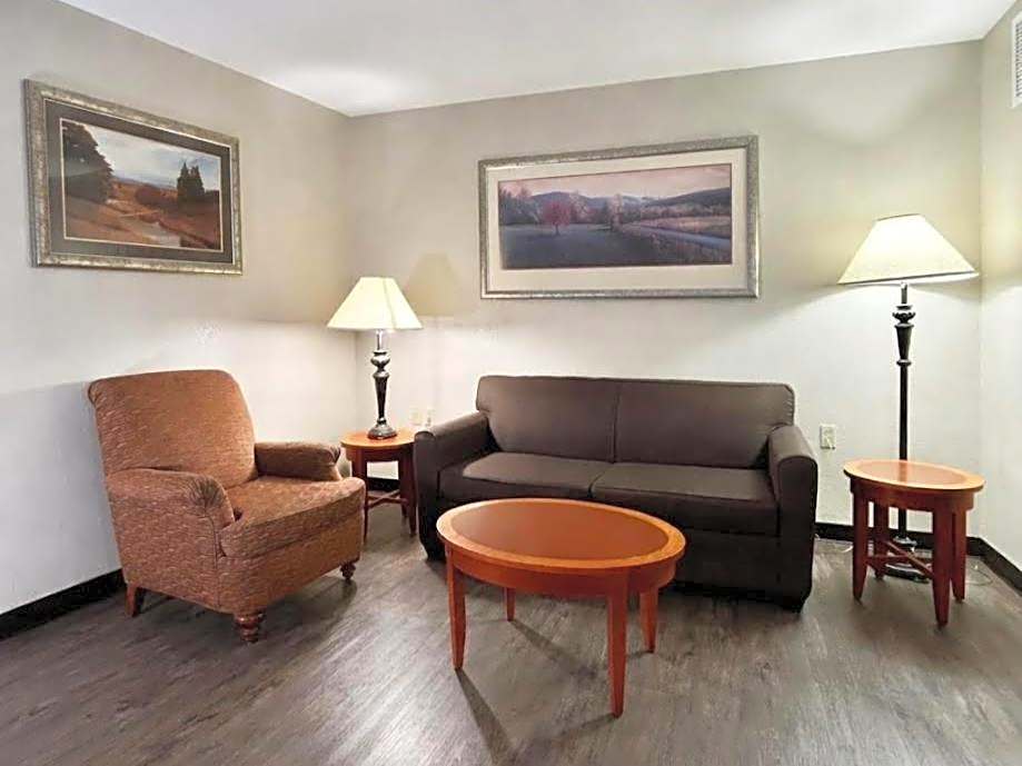MountainView Lodge and Suites