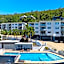 Airlie Summit Apartments