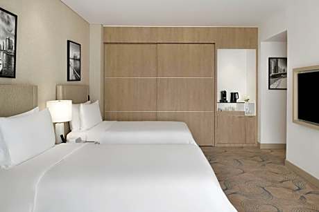 Deluxe Marina View Room, Twin Beds, Including direct access to Dubai Marina Mall & Marina Walk