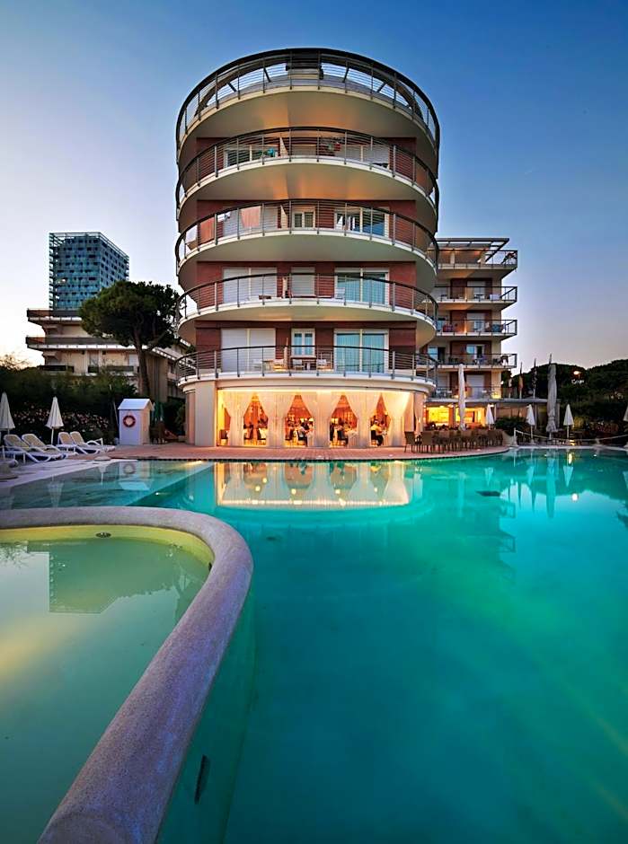 Jesolopalace Hotel & Aparthotel