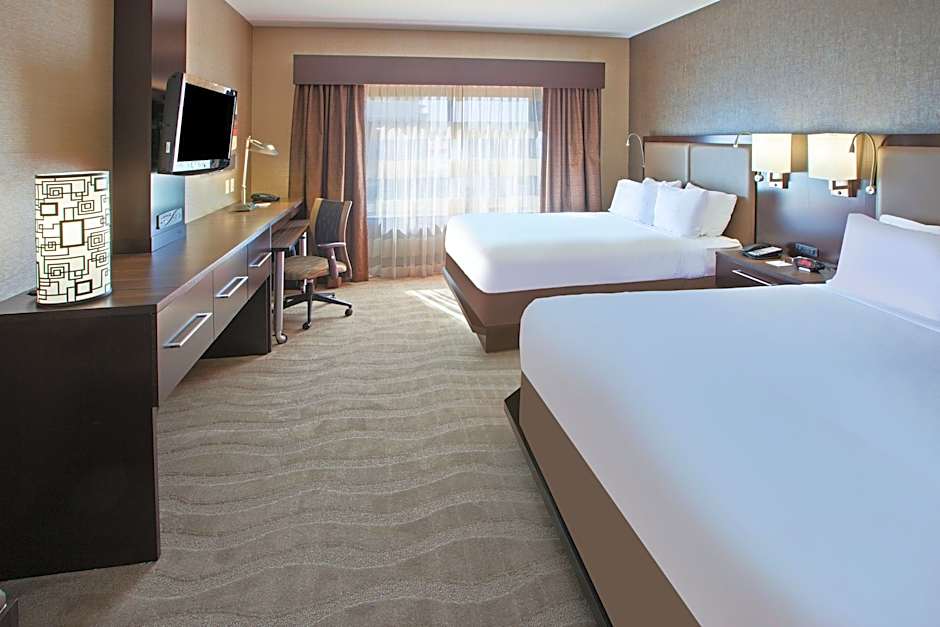 Holiday Inn Express Hotel And Suites Columbus Edinburgh By IHG